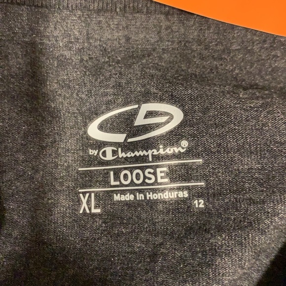 3 New & Like New Athletic Vneck Tees XL - Picture 9 of 13
